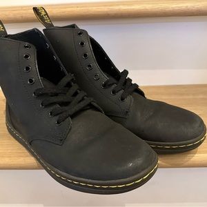 Dr Martens Tobias size 9 US or 42 EUR